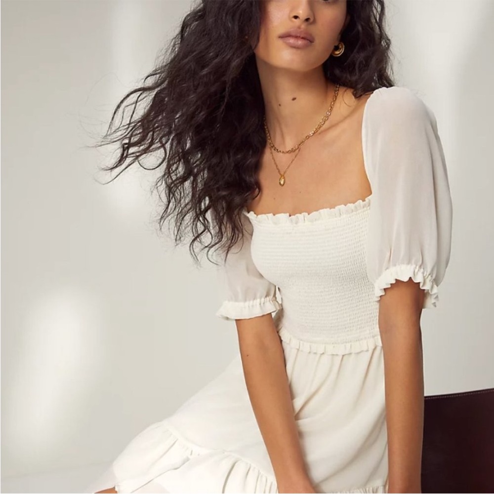 Aritzia Wilfred Laken Shortsleeve Ruffled Cream mini Dress
